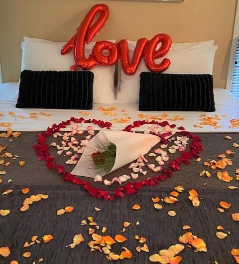 Amore On Buderim Rainforest Cabins Sunshine Coast Екстериор снимка